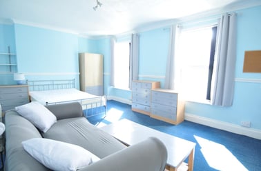 Wellington Street, Greenbank, Plymouth - Image 2